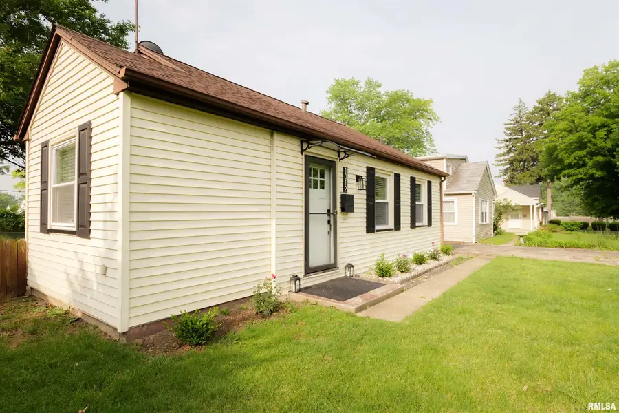 1012 E Paris Avenue, Peoria Heights, IL 61616 - #2