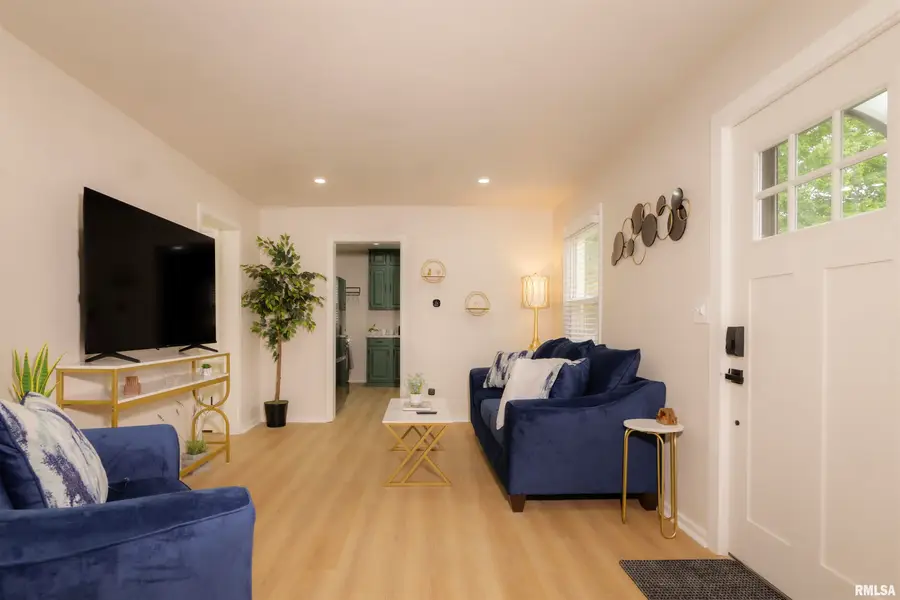 1012 E Paris Avenue, Peoria Heights, IL 61616 - #3