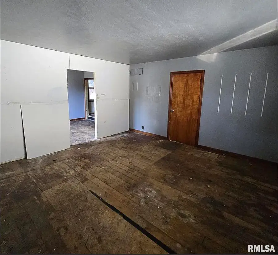 506 Morgan Street, Peoria, IL 61603 - #2