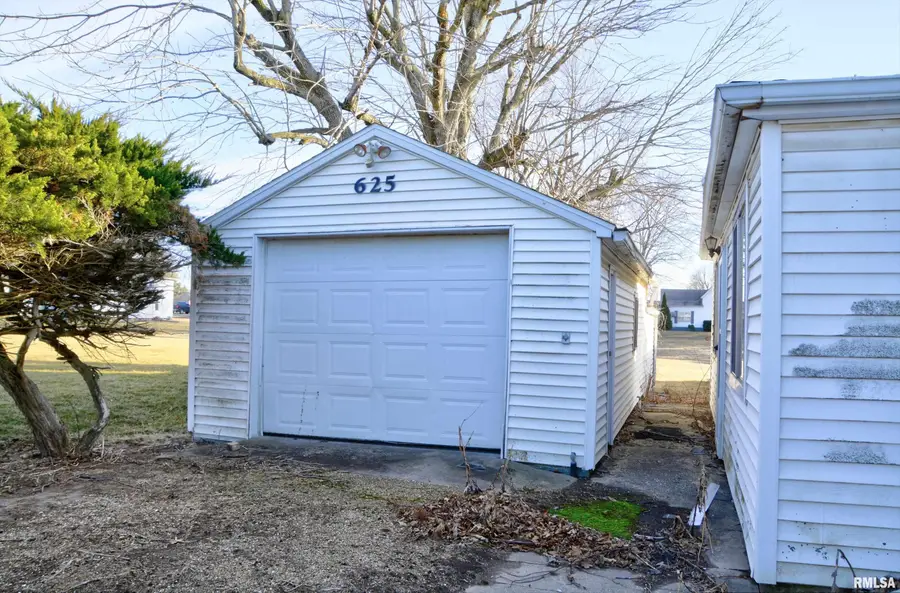 625 W Washington Street, Blandinsville, IL 61420 - #2