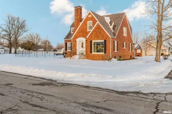 100 N 11th Street, Herrin, IL 62948