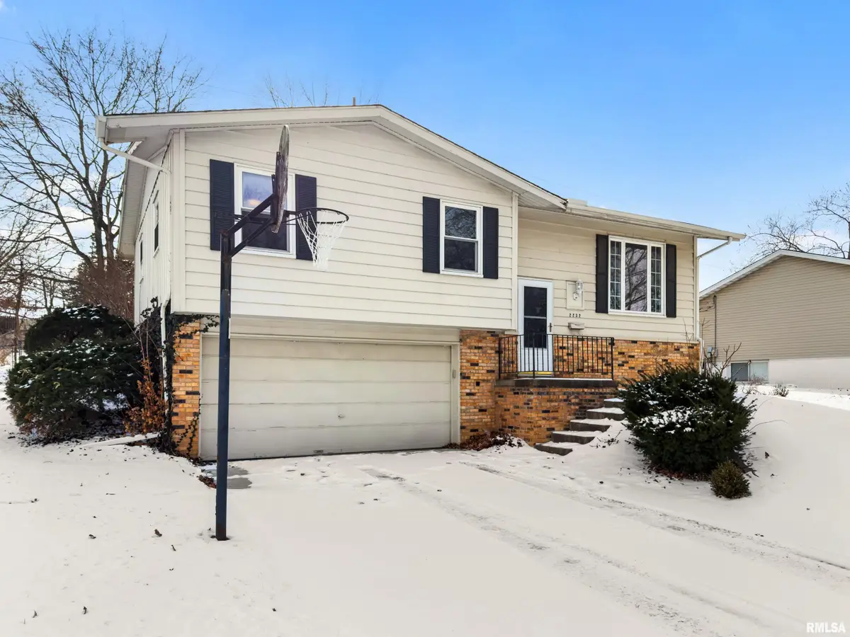 2232 W Warwick Drive, Peoria, IL 61614 - #1