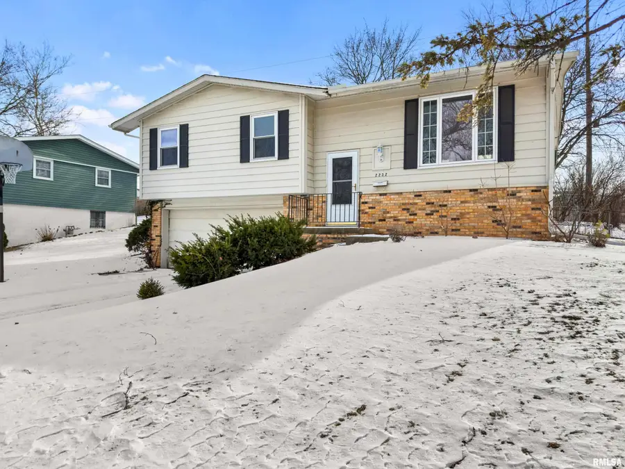 2232 W Warwick Drive, Peoria, IL 61614 - #3