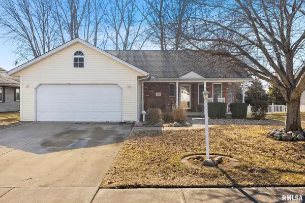 820 W Cedar Point Court, Peoria, IL 61607