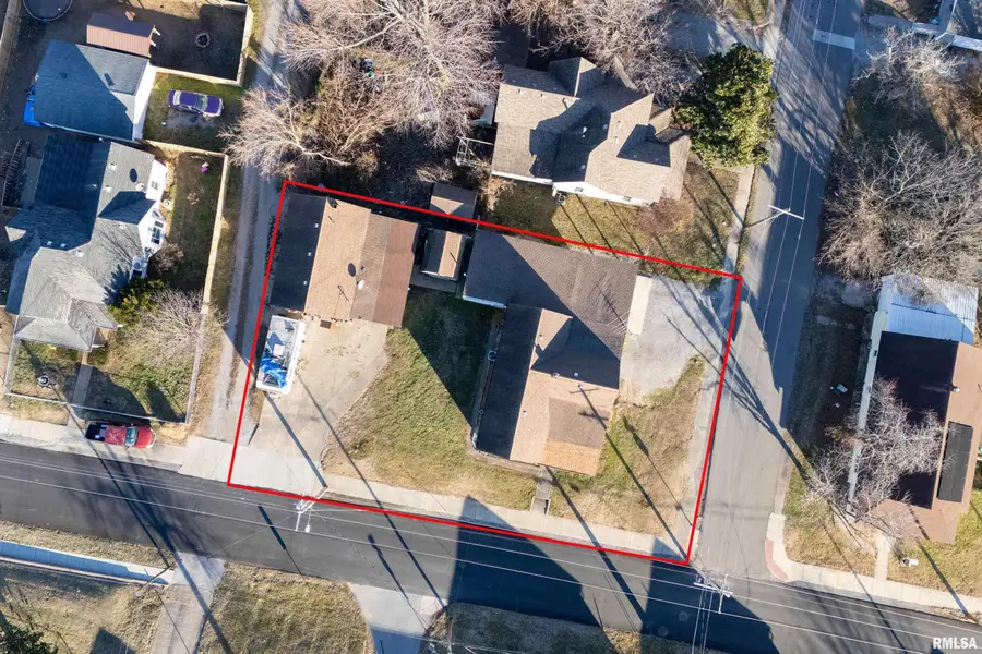 201 N Vicksburg Street, Marion, IL 62959 - #3