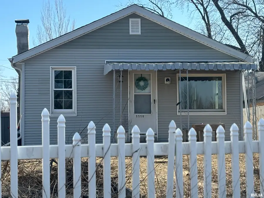 1110 N 16th Street, Pekin, IL 61554 - #2