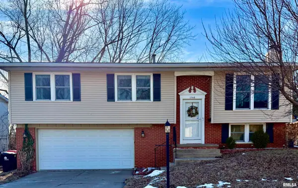 2348 W Carriage Lane, Peoria, IL 61614