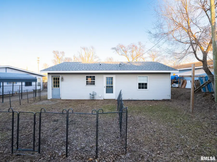 1503 Augusta Street, Pekin, IL 61554 - #3