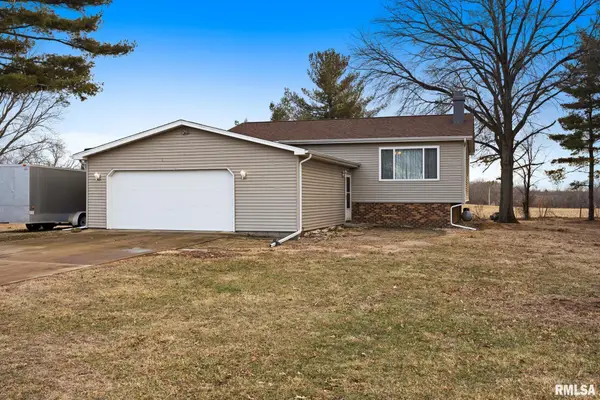 25909 Longview Road, Hopedale, IL 61747