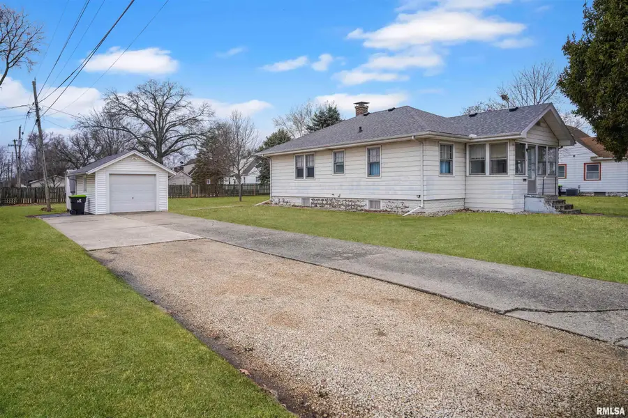 716 W Walnut Street, Chillicothe, IL 61523 - #2
