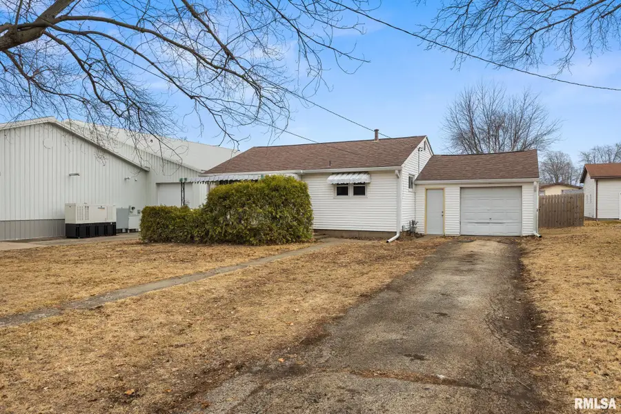 122 S Chestnut Street, Tremont, IL 61568 - #2