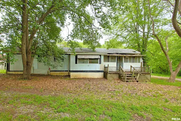 1100 Dial Street, Benton, IL 62812