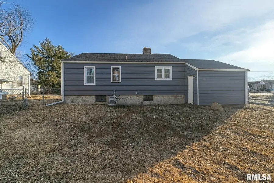 1417 W Mcclure Avenue, Peoria, IL 61604 - #2