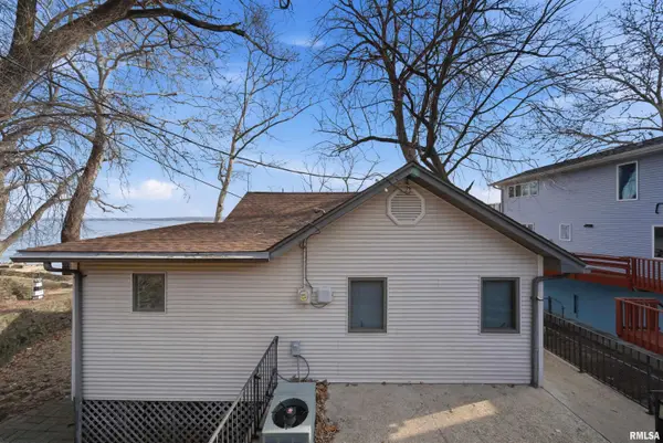 4222 N Galena Road, Peoria, IL 61614