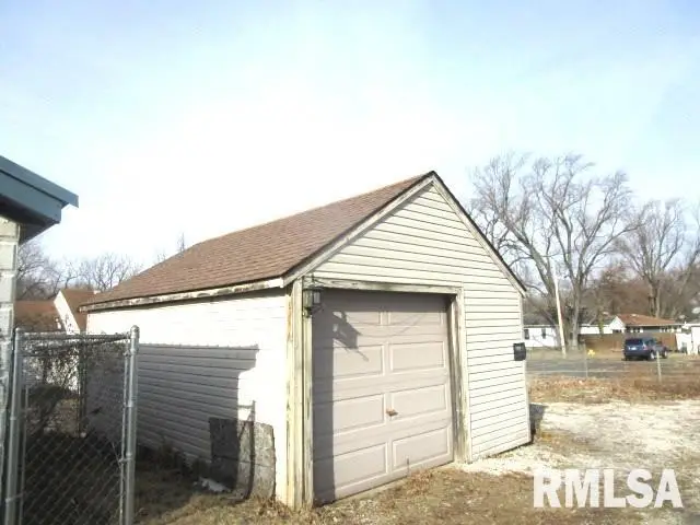 635 Pekin Avenue, East Peoria, IL 61611 - #2