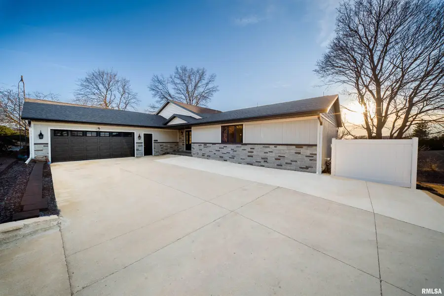 140 Palemino Lane, Avon, IL 61415 - #2