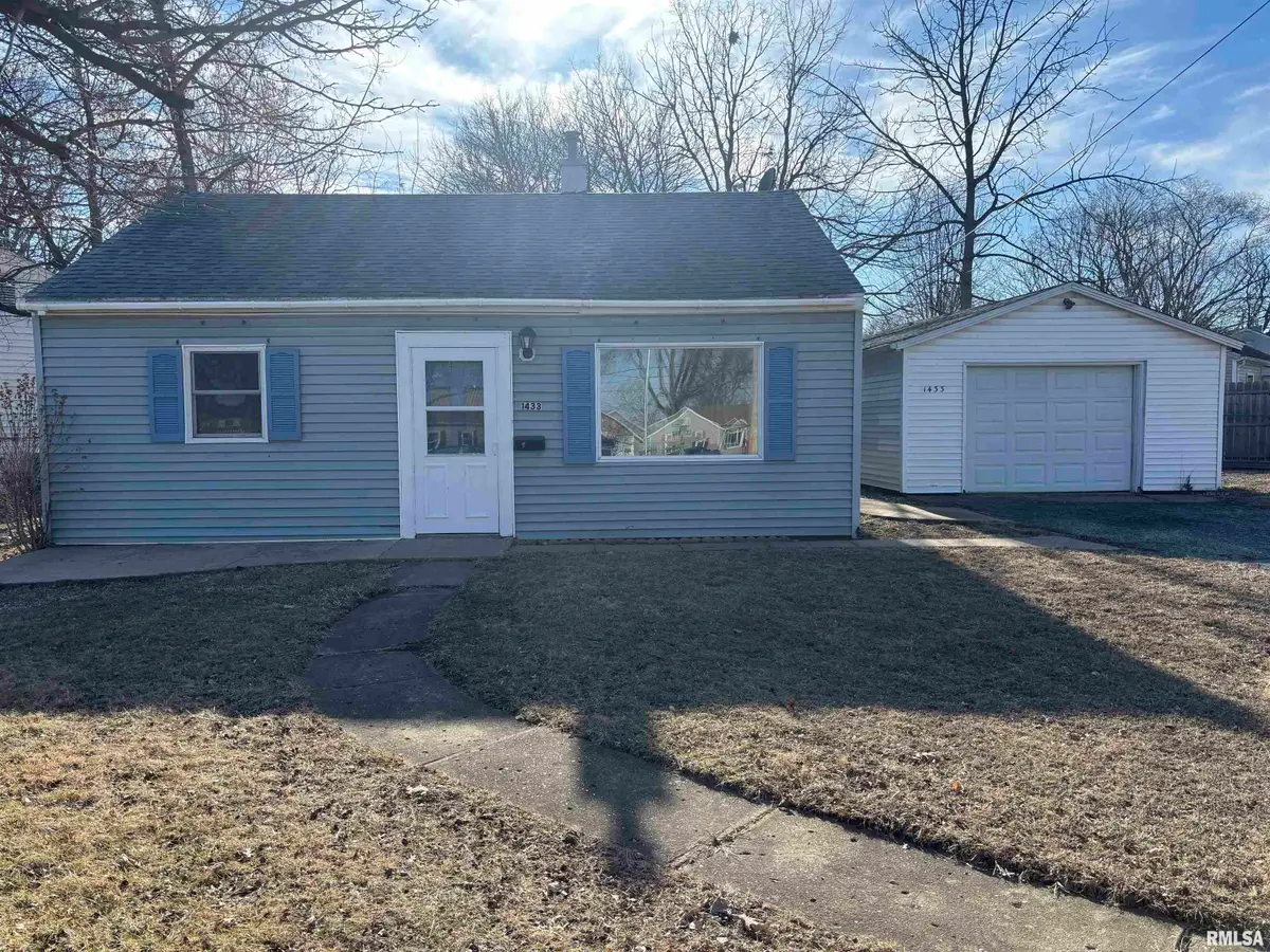 1433 N 5th Street, Chillicothe, IL 61523 - #1