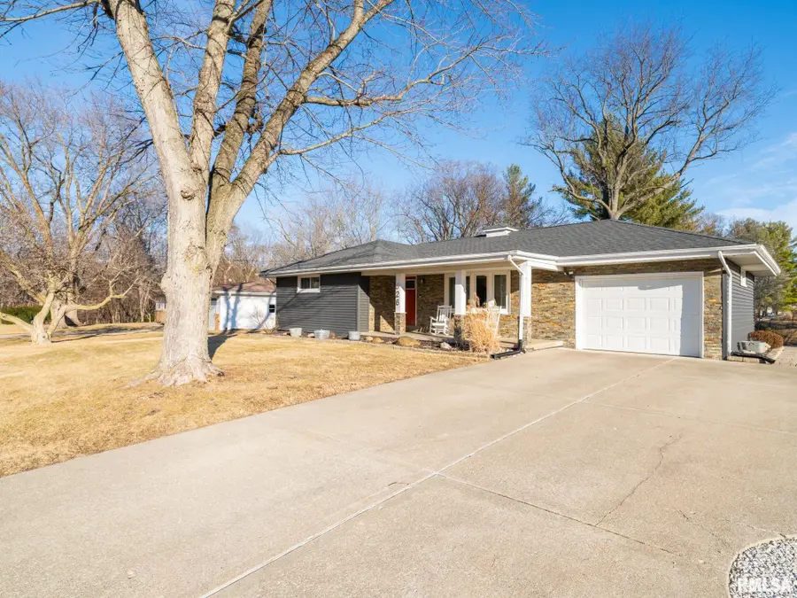 526 N Lakeshore Drive, Hanna City, IL 61536 - #2