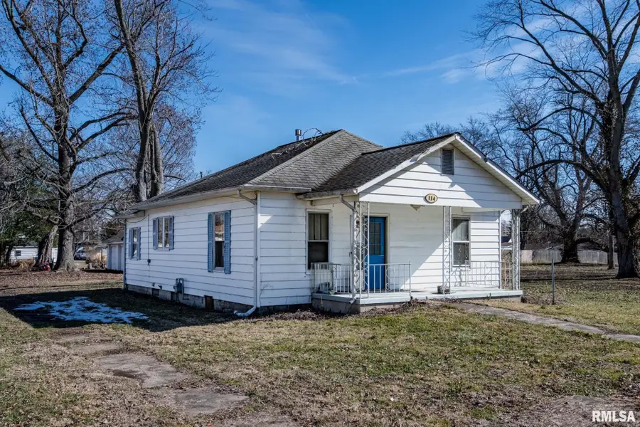 114 N West Street, Elkville, IL 62932 - #2