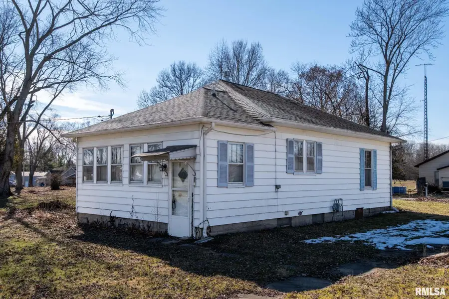 114 N West Street, Elkville, IL 62932 - #3