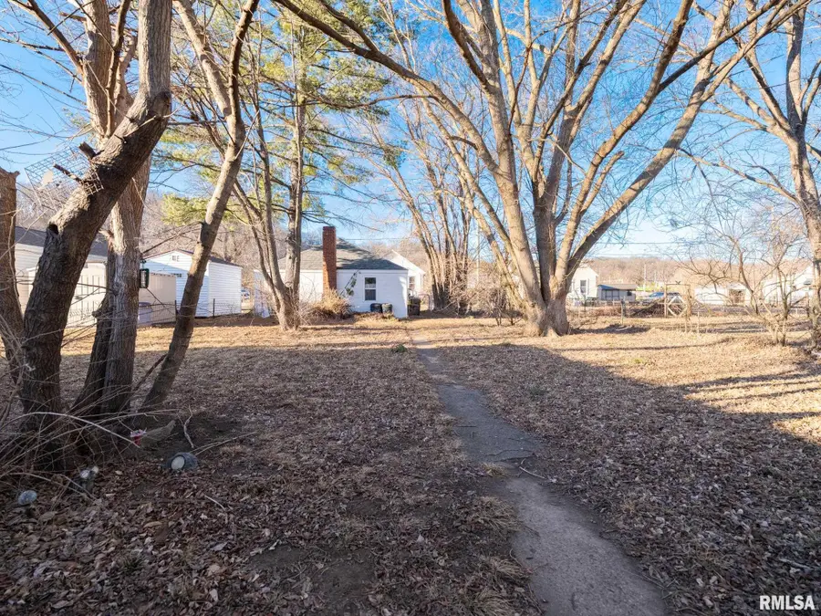 205 Keayes Avenue, East Peoria, IL 61611 - #2