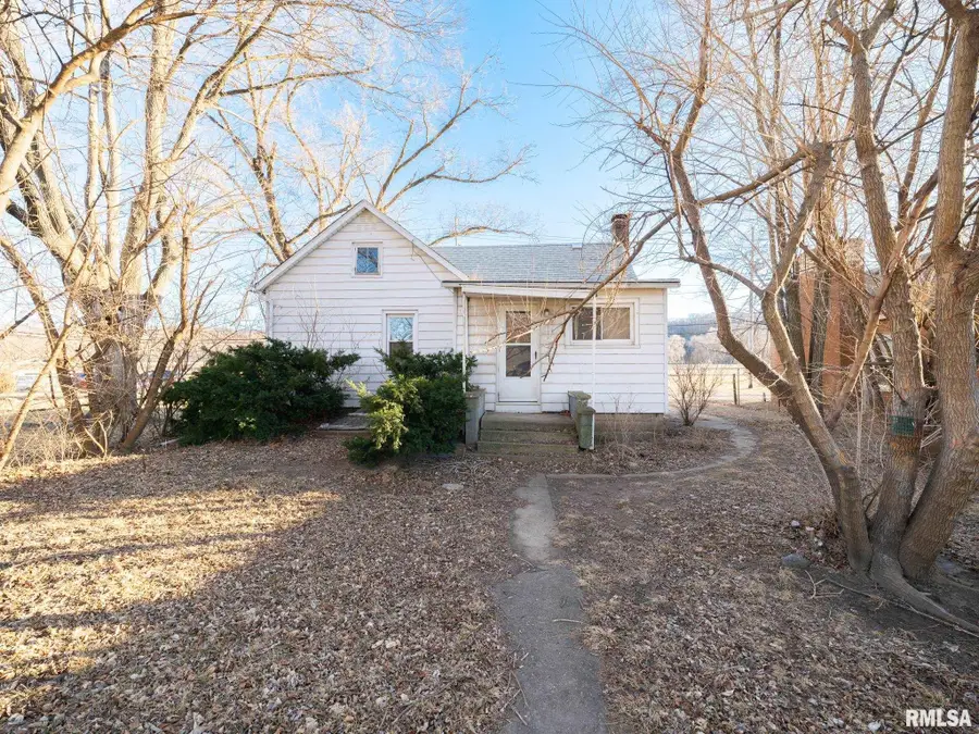 205 Keayes Avenue, East Peoria, IL 61611 - #3