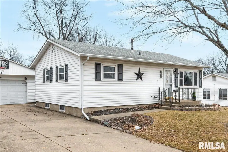 1423 Arthur Street, Pekin, IL 61554 - #2