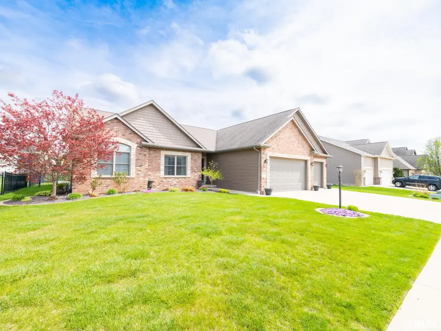 11224 N Sycamore Creek Drive, Dunlap, IL 61525 - #3