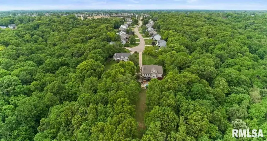 410 Elizabeth Pointe Drive, Germantown Hills, IL 61548 - #3