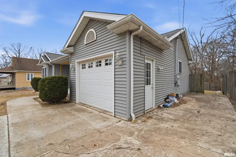 121 Apple Court, Creve Coeur, IL 61610 - #3