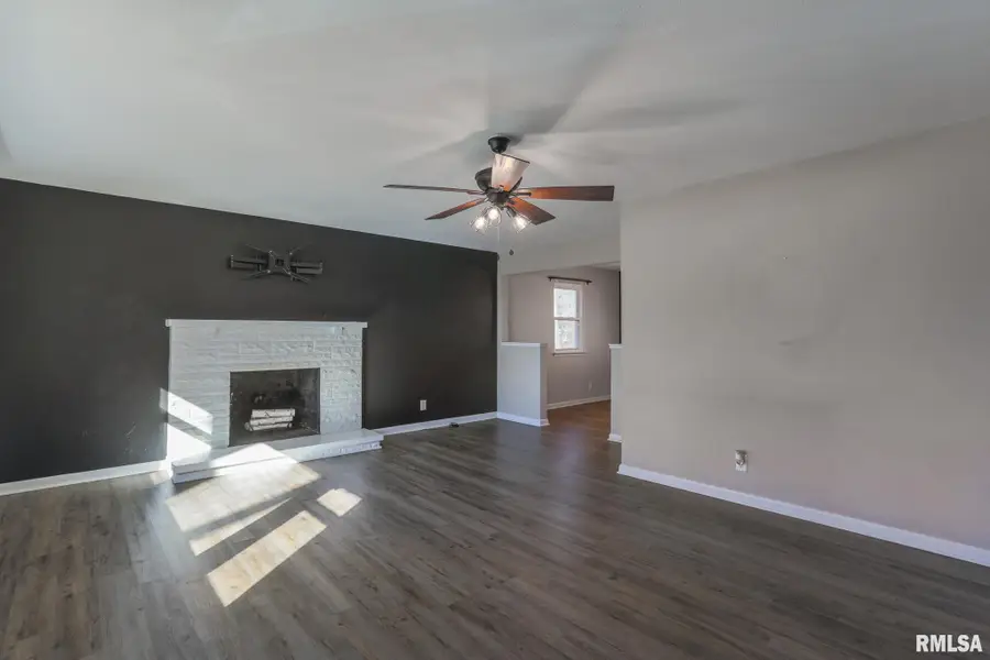 214 W Muller Road, East Peoria, IL 61611 - #3