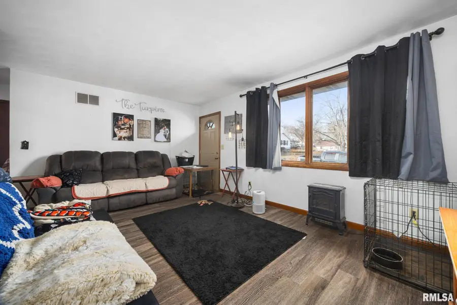 1128 N 16th Street, Pekin, IL 61554 - #3