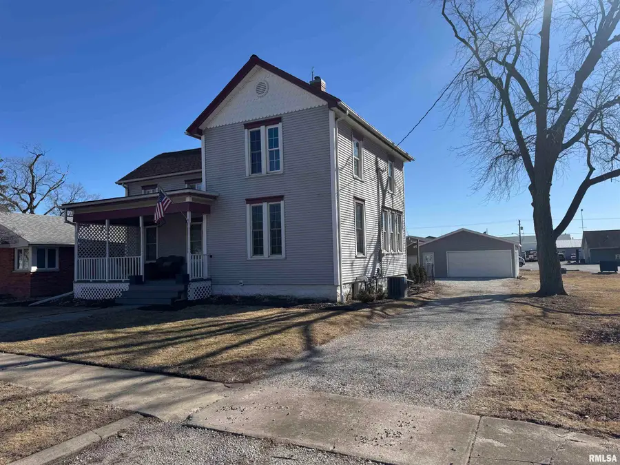 204 E 2nd Avenue, Deer Creek, IL 61733 - #2