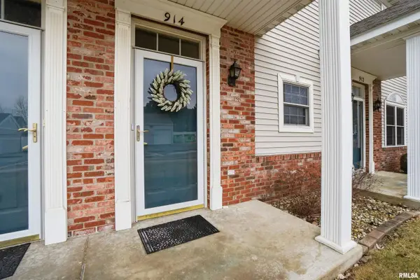 914 W Trailcreek Drive, Peoria, IL 61614