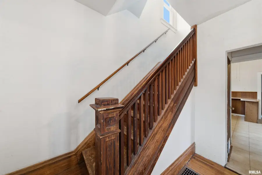 1126 W Gilbert Avenue, Peoria, IL 61604 - #3