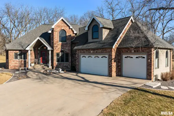 905 Brookline Drive, Eureka, IL 61530