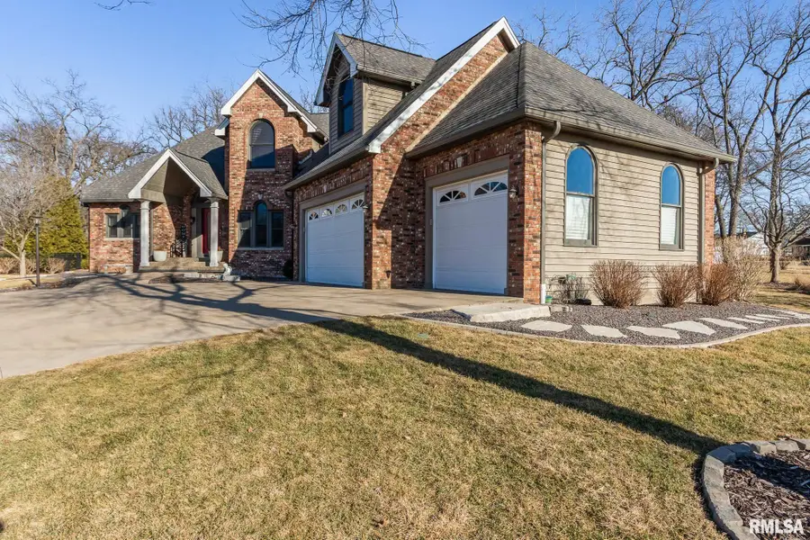 905 Brookline Drive, Eureka, IL 61530 - #3