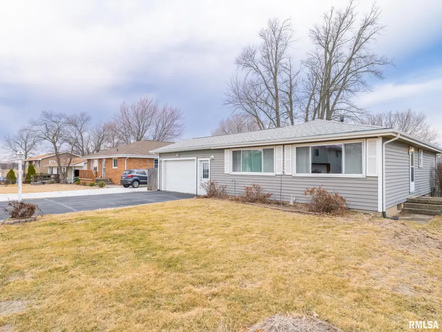 109 Alvin Street, East Peoria, IL 61611 - #3