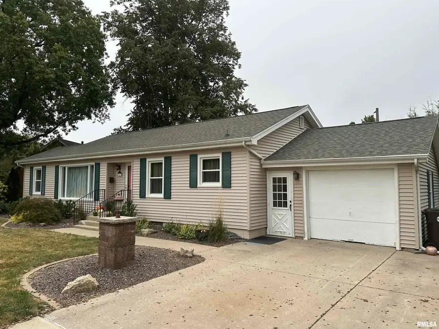 900 S 1st Avenue, Morton, IL 61550 - #3