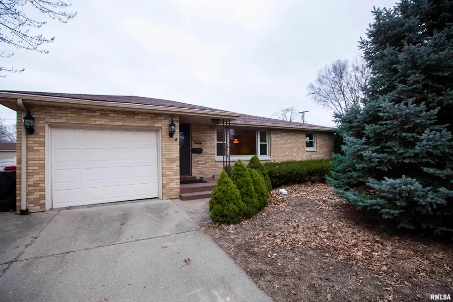 1508 N Capitol Street, Pekin, IL 61554 - #2