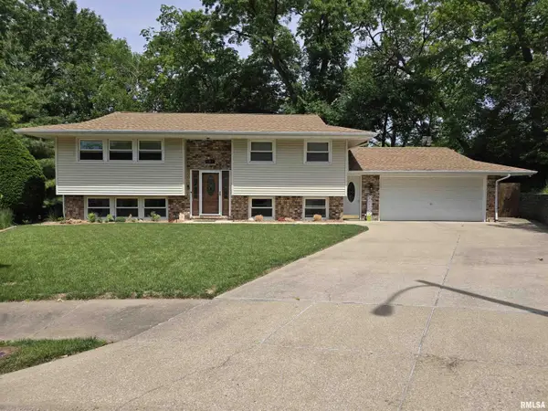 4 Crimson Court, Pekin, IL 61554
