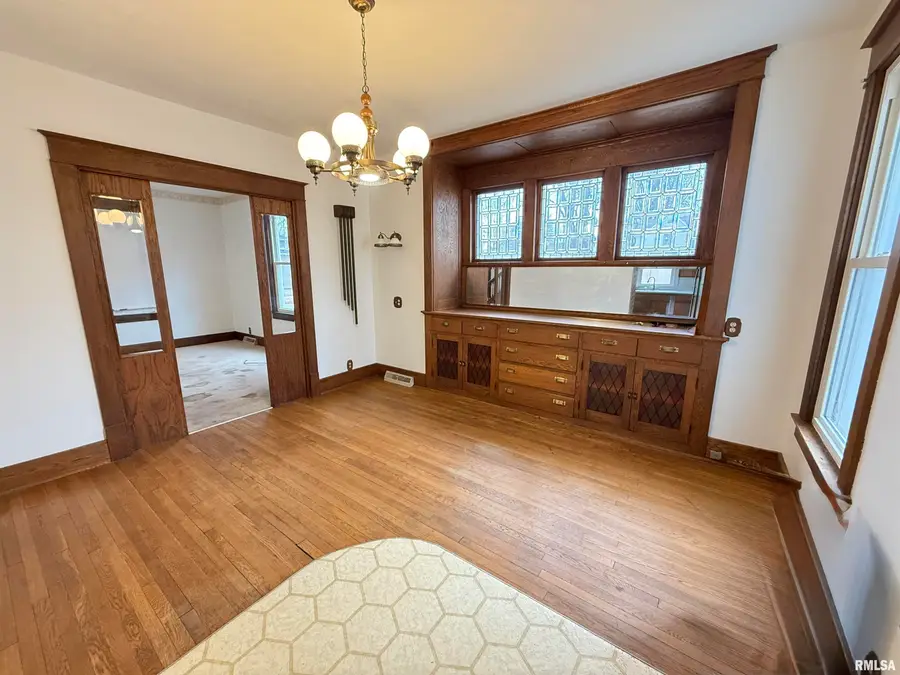 469 N 2nd Avenue, Canton, IL 61520 - #3