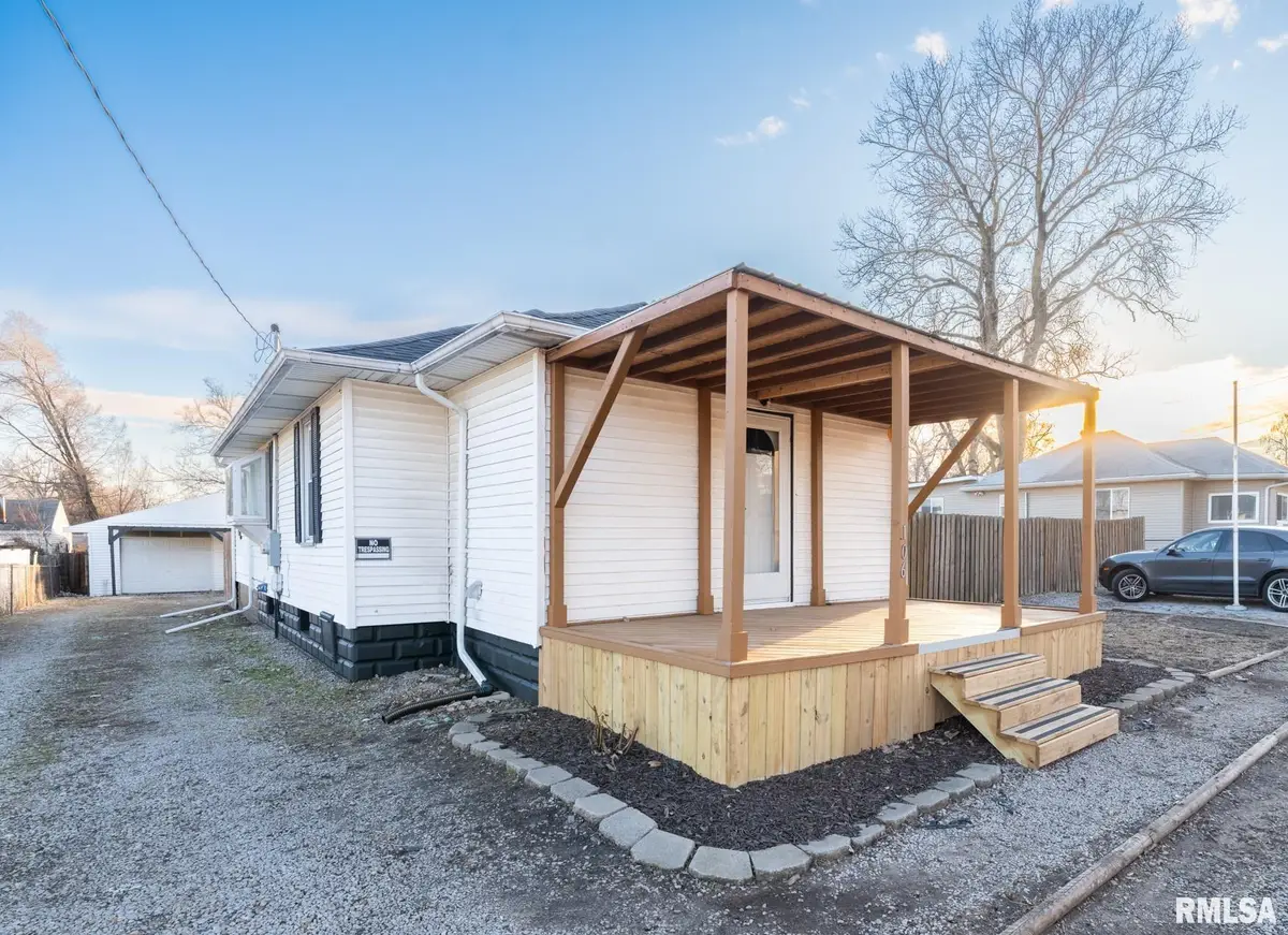 106 Thornton Avenue, Pekin, IL 61554 - #1