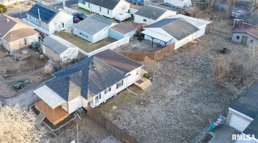 106 Thornton Avenue, Pekin, IL 61554 - #2