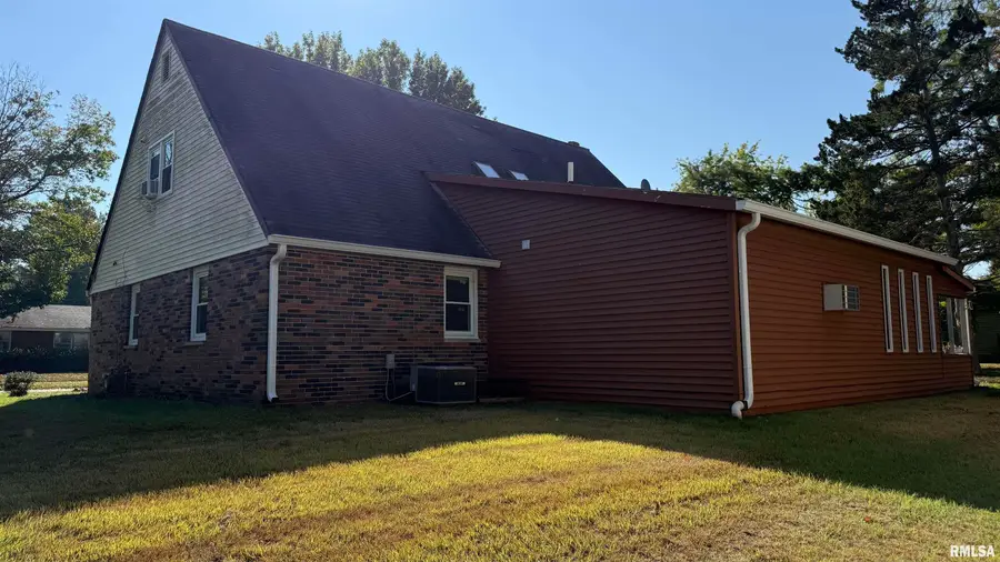 300 S Glenview Drive, Carbondale, IL 62901 - #3