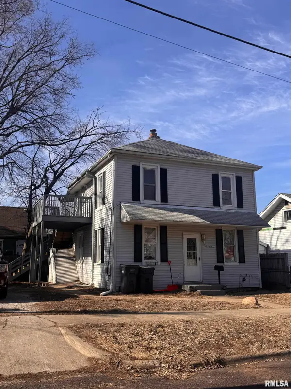 103 N 10th Street, Pekin, IL 61554