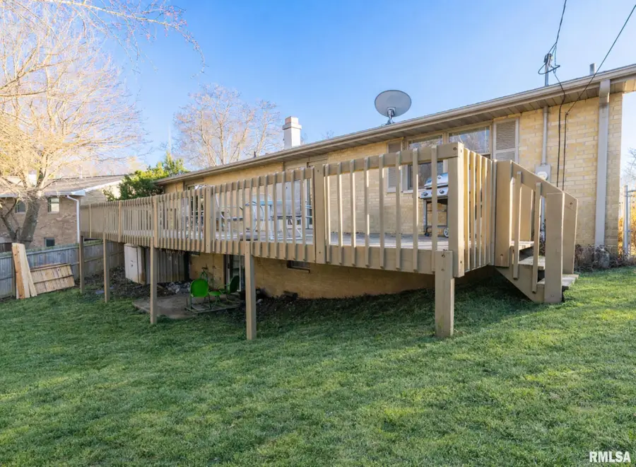 1417 W Brentwood Drive, Dunlap, IL 61525 - #2