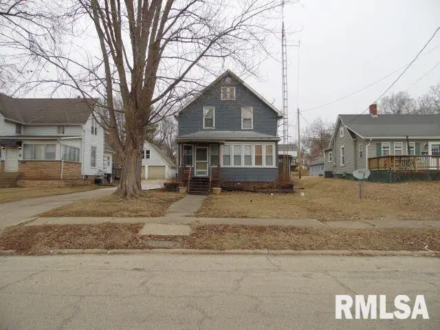 355 W Walnut Street, Canton, IL 61520 - #1