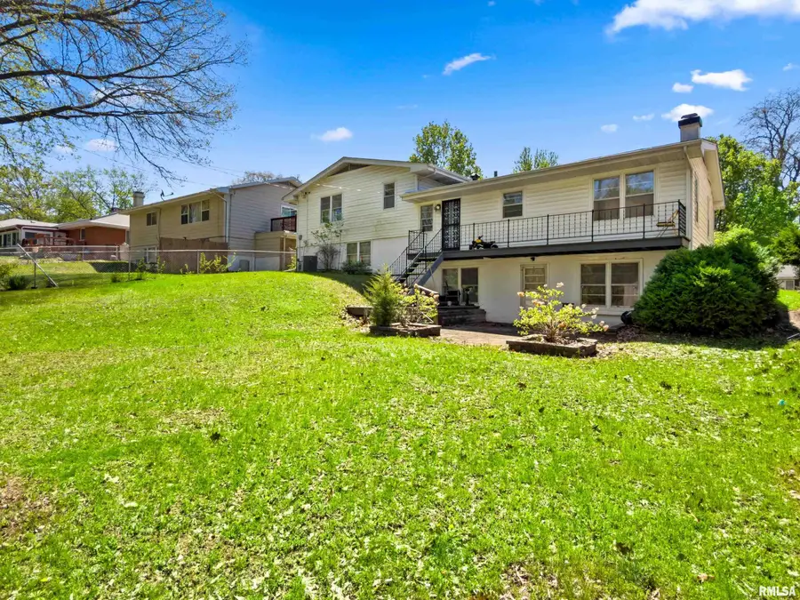 2717 W Castle Court, Peoria, IL 61614 - #3