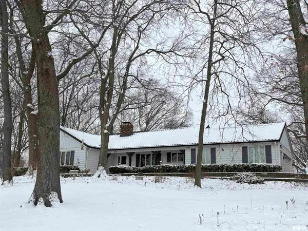 229 E Far Hills Drive, East Peoria, IL 61611